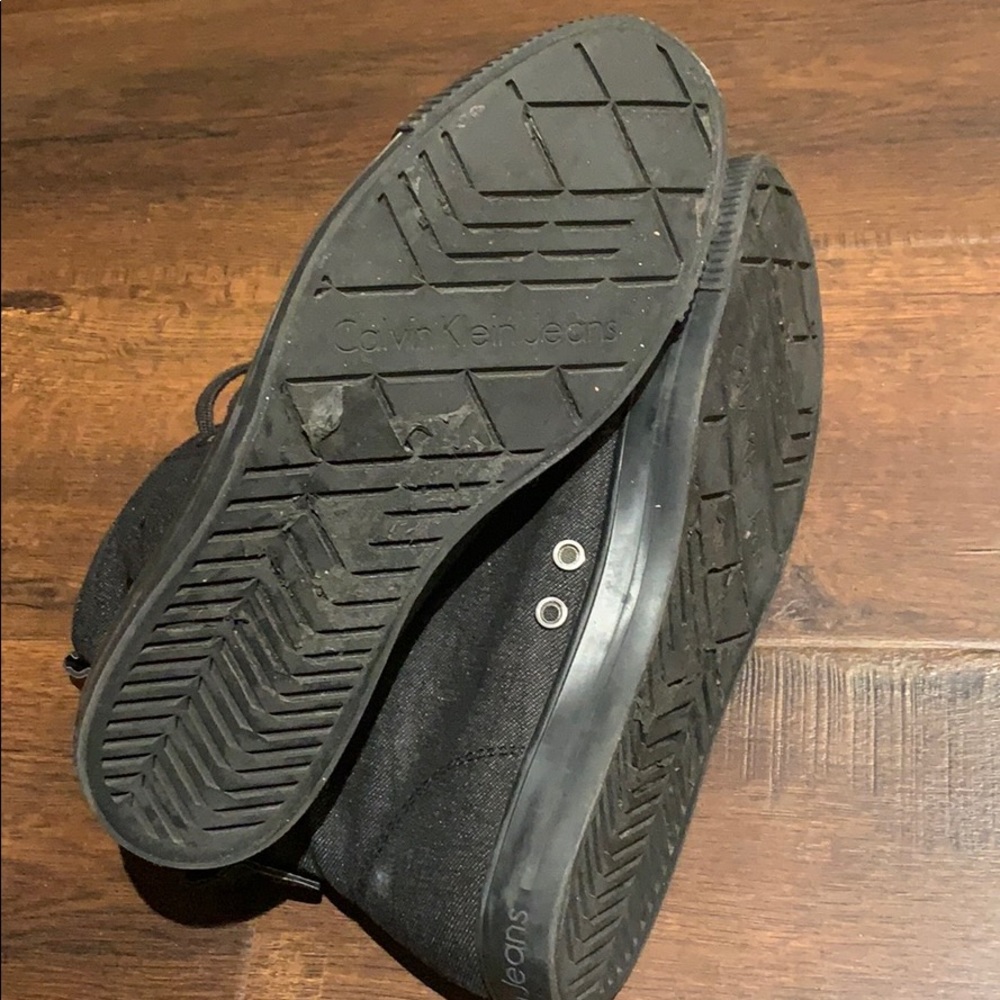 Shoes - Picture 4 of 8